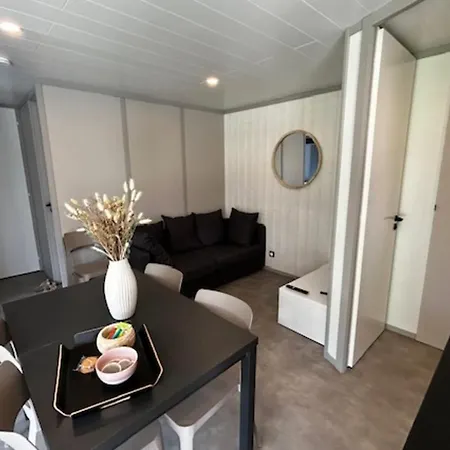 - 40 M Comfort With Garden